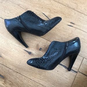 Sam Edelman Whitely Bootie Black Snakeskin SZ 6.5